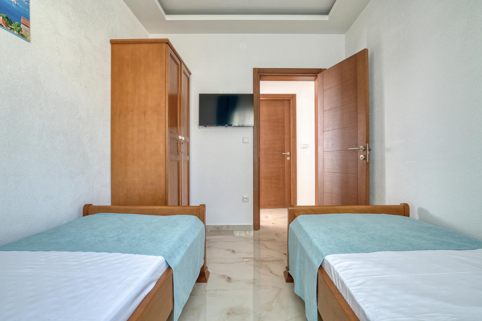Apartments Ljubica Herceg Novi Bagian luar foto