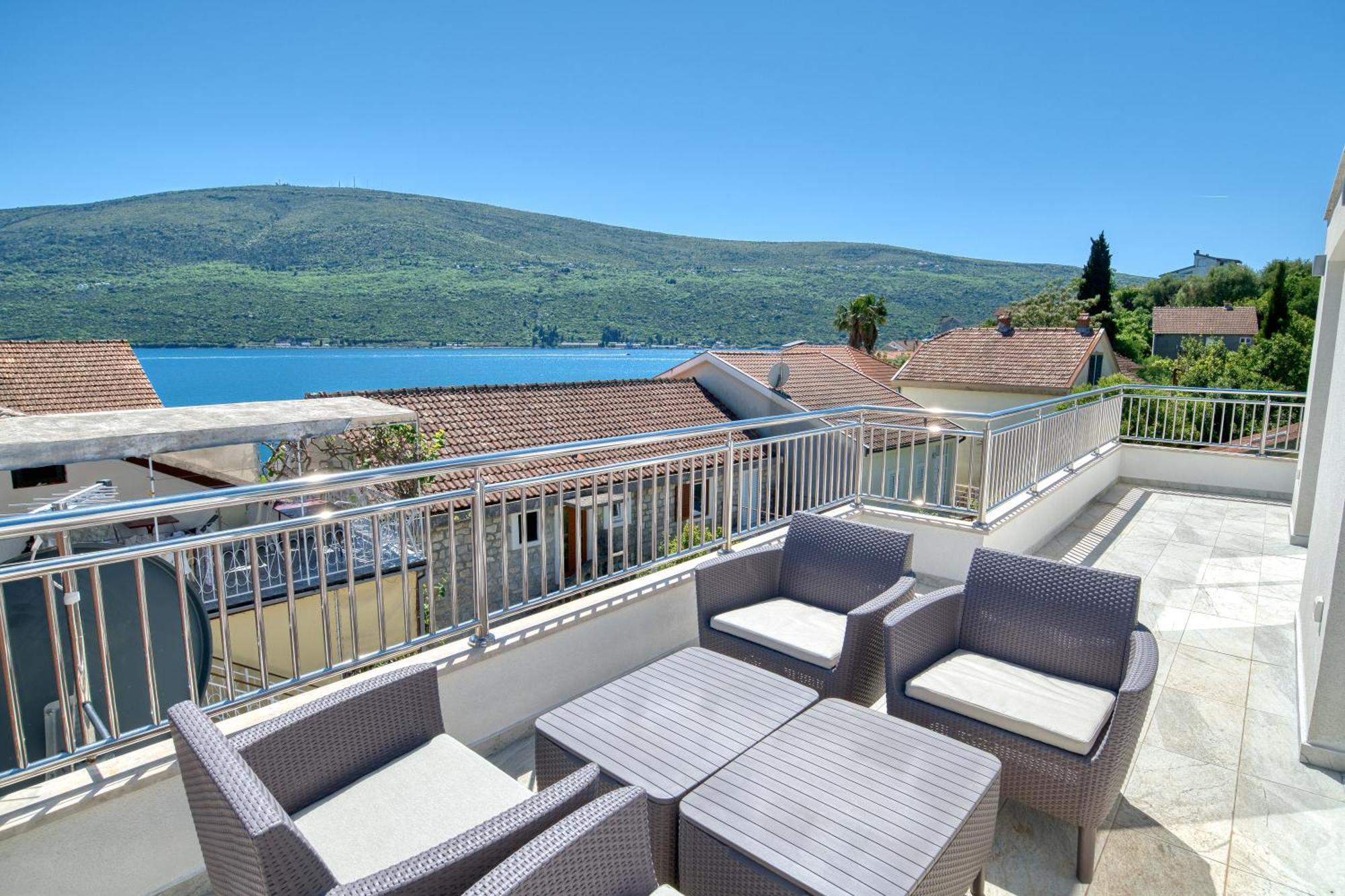 Apartments Ljubica Herceg Novi Bagian luar foto