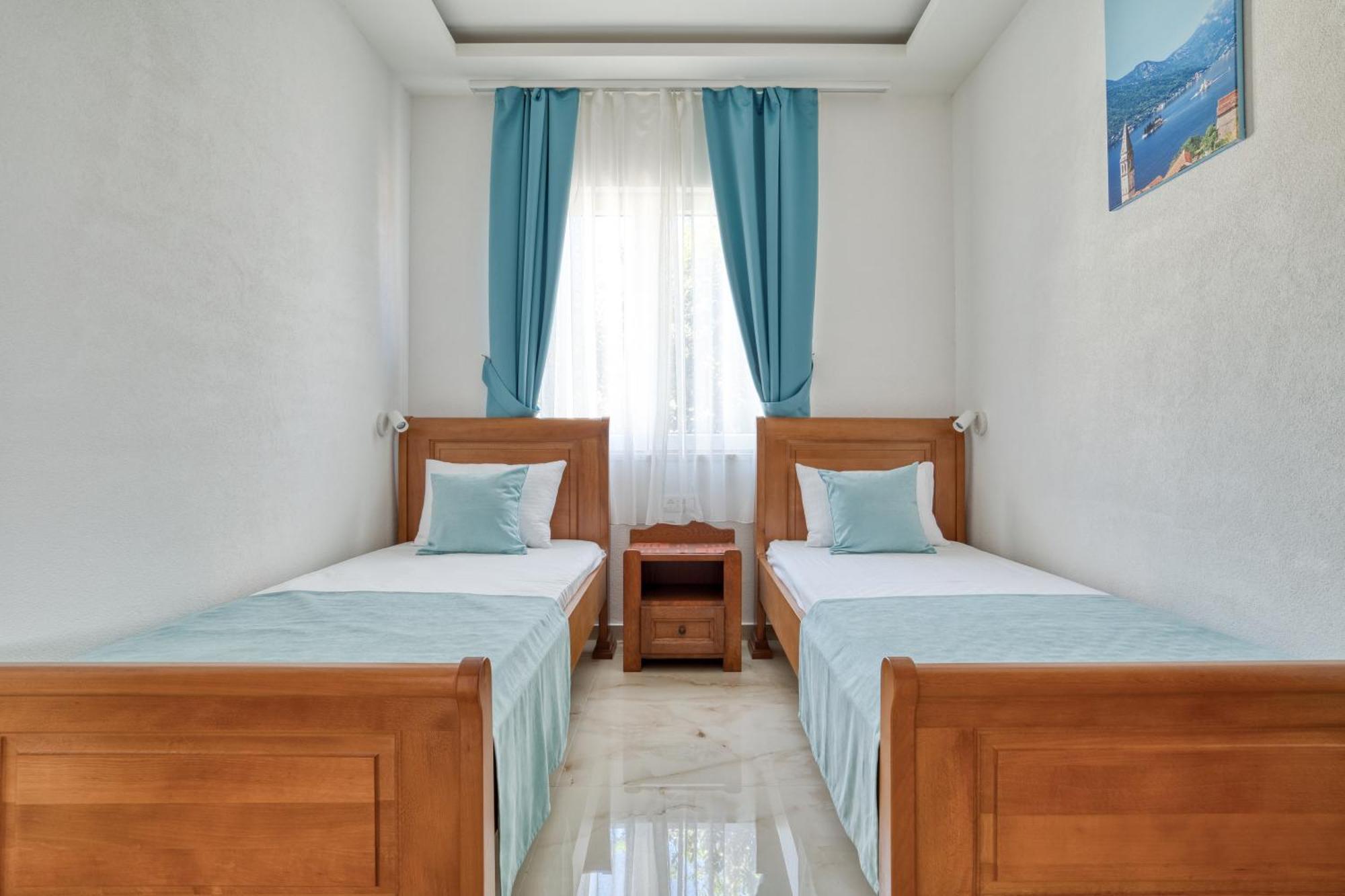 Apartments Ljubica Herceg Novi Bagian luar foto