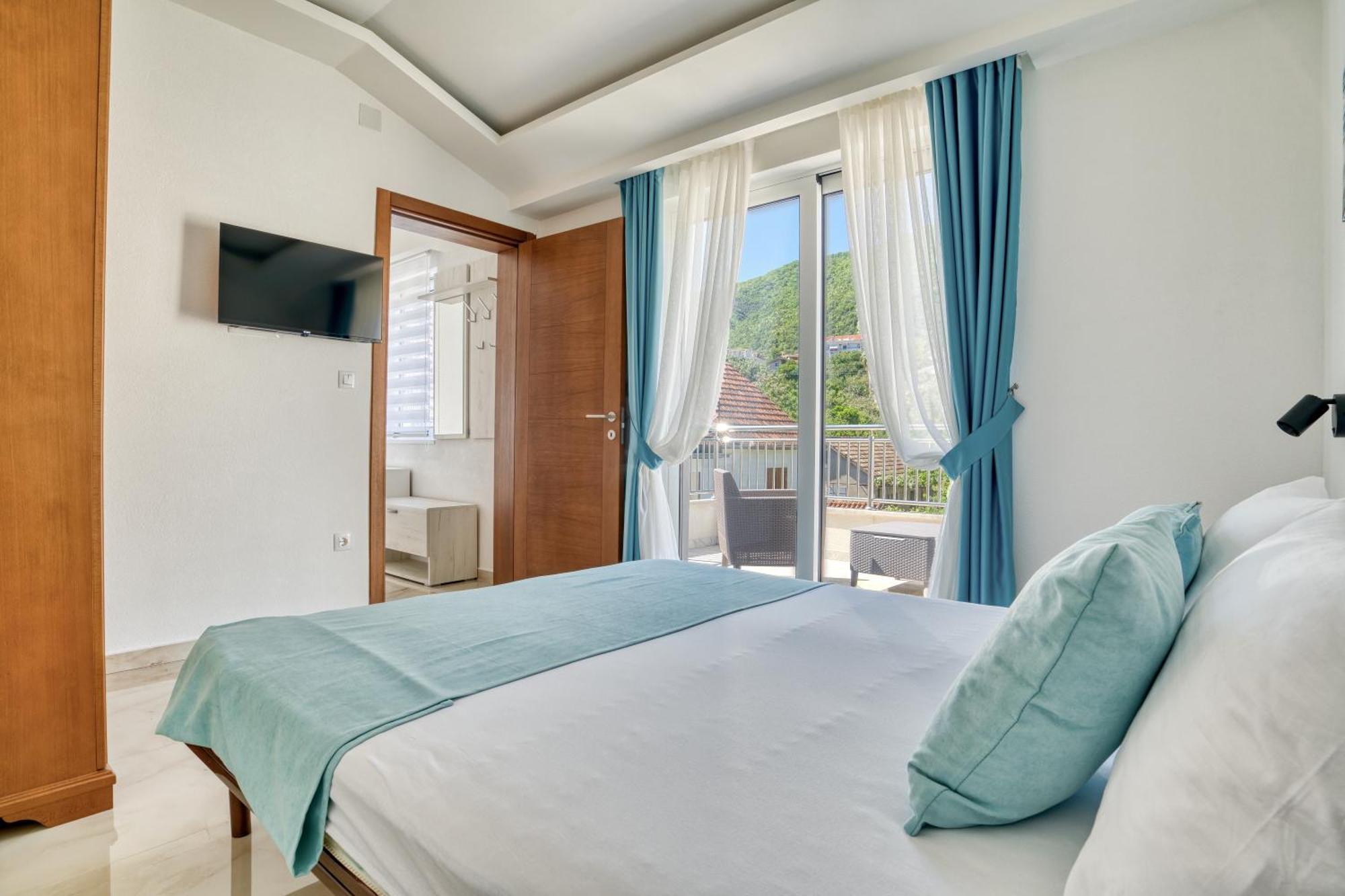 Apartments Ljubica Herceg Novi Bagian luar foto