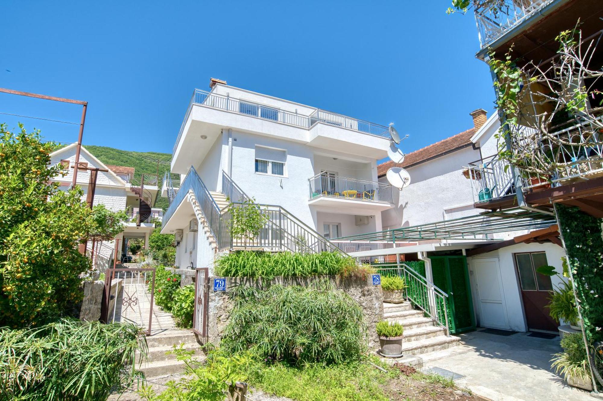 Apartments Ljubica Herceg Novi Bagian luar foto